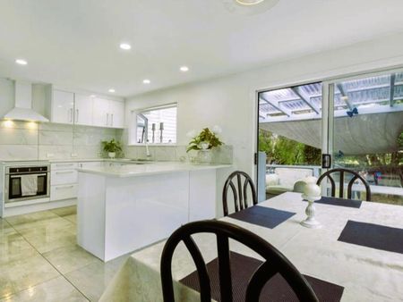 Botany Downs, 10 Yarra Place - Photo 3