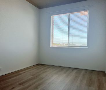 Renovated, Comfortable Plus Views - Photo 2