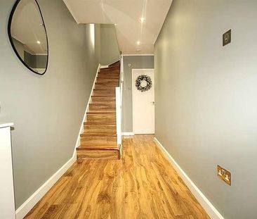 Bedford Crescent, Enfield, EN3 - Photo 2