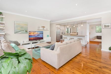 Spacious Family Home in Kiama - Photo 2