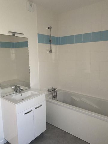 Location Maison 4 pièces 81m² IFS 14123 - Photo 3