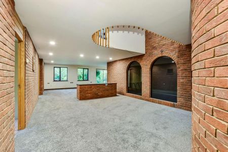 4 bedroom detached house to rent - Photo 2