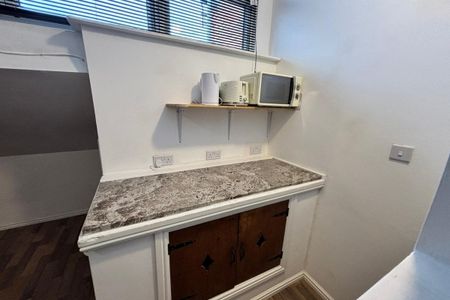 Winnington Lane - Photo 2