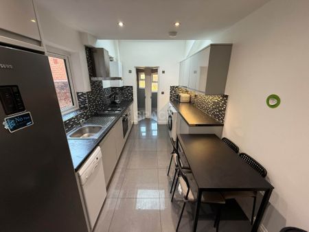 Grange Avenue, University - Photo 4