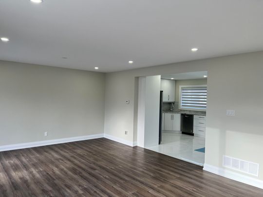 For Lease - 67 Hutcherson Square, Toronto, Ontario - Photo 1