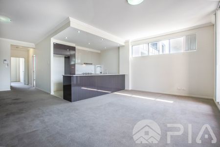 Premium two bedroom apartment, close to all amenities - Photo 2