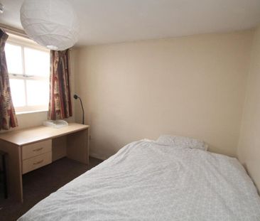 5 bedroom private hall to rent - Photo 2