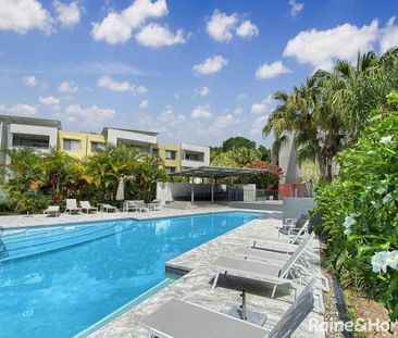 Exceptional Living in Toowong: Stylish Apartment with Pool, Gym, an... - Photo 2