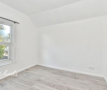 3 bedroom end of terrace house to rent - Photo 3