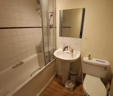 2 Bedroom Property To Rent - Photo 4