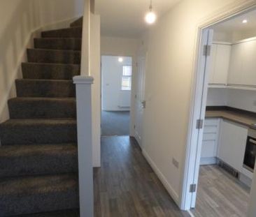 2 bedroom semi-detached house to rent - Photo 2