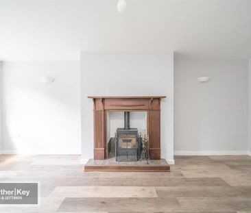 4 bedroom semi-detached house to rent - Photo 3