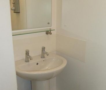 Studio to rent - Photo 6