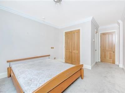 Grosvenor Road, SW1V - Photo 5
