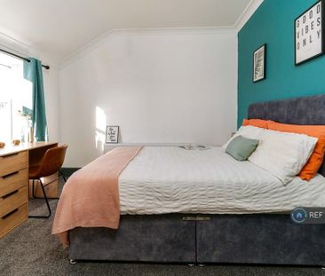 1 bedroom in a flat share to rent - Photo 1