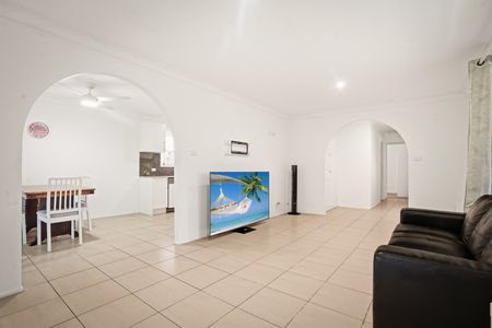 Neat and Tidy Family Home Ready To Be Leased! - Photo 5