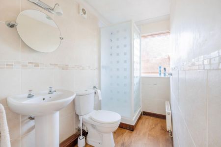 4 bedroom detached house to rent - Photo 5