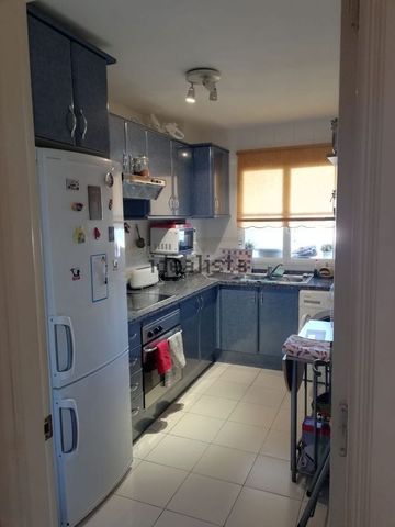 Alquiler de piso en Calle Azabache - Photo 3