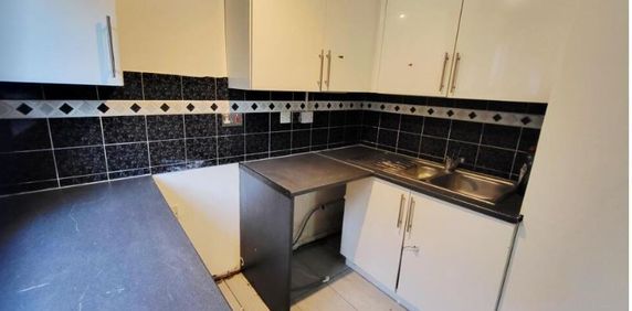 Mandeville Court - Photo 2