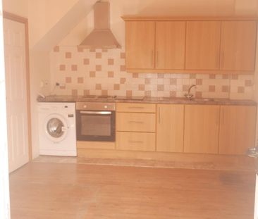 1 bedroom coach house to rent - Photo 3