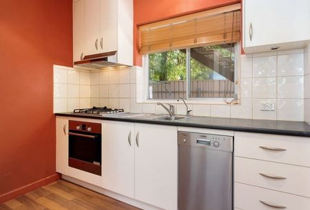 Nice unit in Wayville - Photo 4