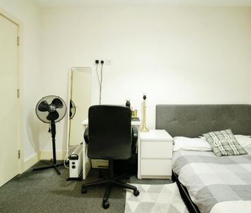 2 bedroom flat to rent - Photo 4