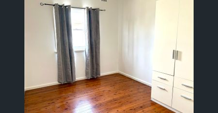 FREE RENT UNTIL CHRISTMAS 2025 - Charming Home Walk to Train Station & Public School - Photo 2