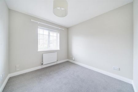 5 bedroom detached house to rent - Photo 3