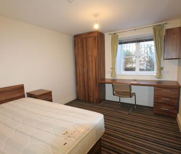 5 bedroom flat to rent - Photo 4