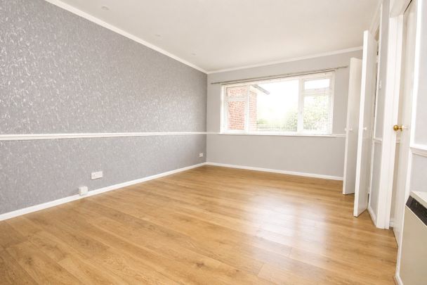 Croydon Road, London, SE20 7UB - Photo 1