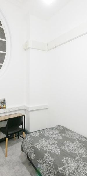 1 bedroom in a flat share to rent - Photo 1
