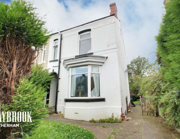 School Street Room 5 - Photo 1