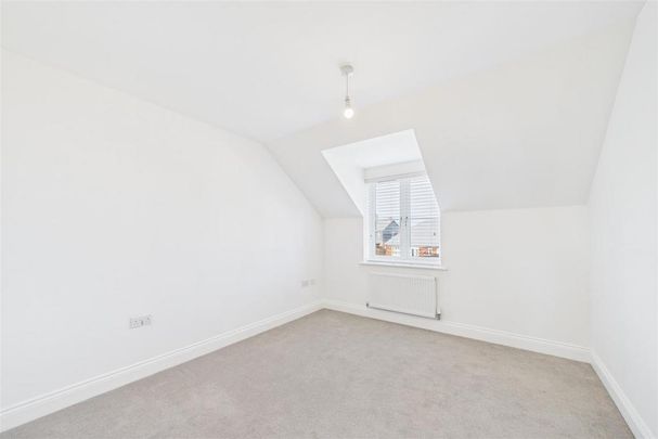 3 bedroom semi-detached house to rent - Photo 1