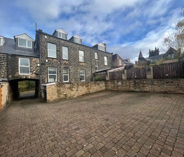 Lane End, Chapeltown, Sheffield, South Yorkshire - Photo 1