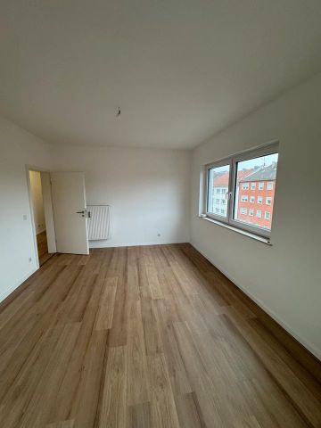 Helle, irisch sanierte 2 Zimmerwohnung, Aufzug, Heynestr. 48 - Photo 4