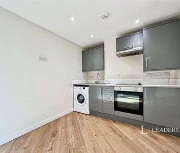 2 bedroom flat to rent - Photo 6