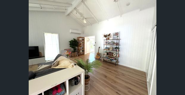 Home for Christmas! - Photo 1