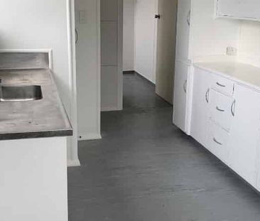 3 Bedroom in Waipukurau - Photo 2