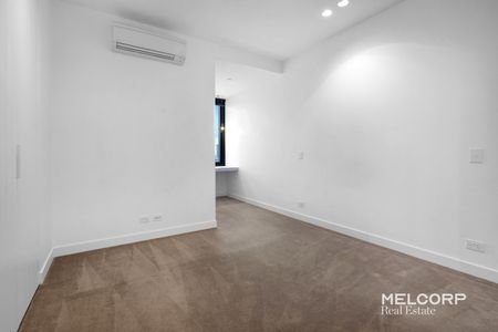 SOPHISTICATED GEM WITH SUPERIOR VIEWS - UNFURNISHED - Photo 5