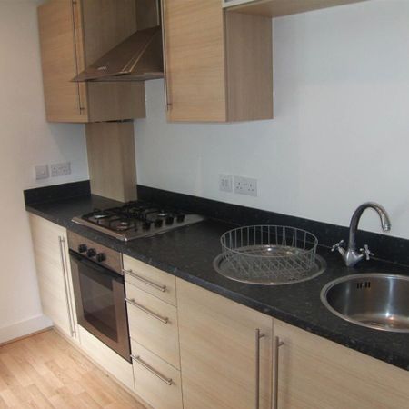 Moore, Woodlands Village, Off Manygates Lane - Photo 4