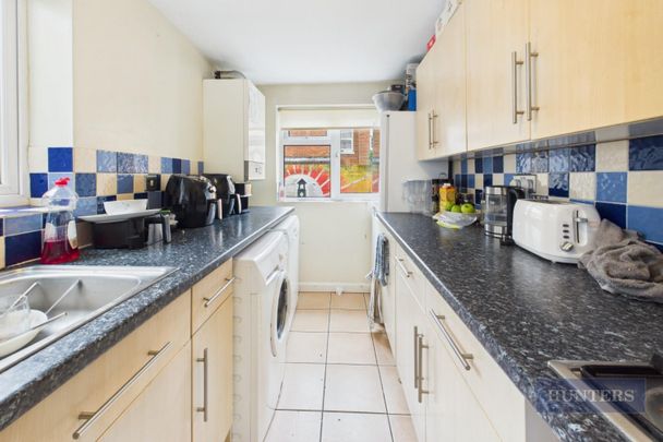 3 bedroom House To Let Total Size: 883 SQ FT - Photo 1