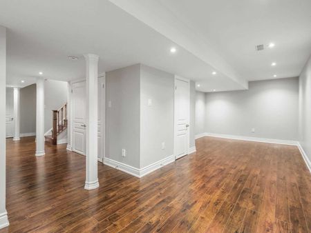 For Lease - 5555 Bridgeport Gate, Mississauga, Ontario - Photo 2