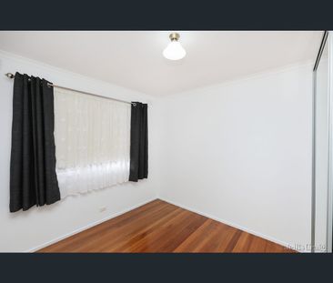 180 Casey Drive, Lalor, Vic 3075 - Photo 3