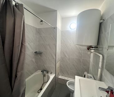 Appartement 1 pièces 22m2 MARSEILLE 6EME 620 euros - Photo 5