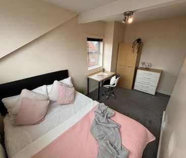 3 bedroom end of terrace house to rent - Photo 5