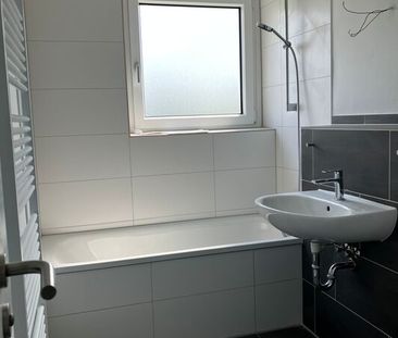 Stilvoll wohnen in Detmerode: Top modernisierte 3-Zimmer-Wohnung - Photo 4