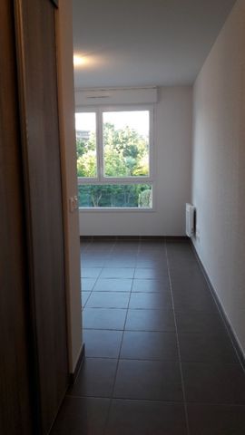 Location Appartement 1 pièce 20m² PAU 64000 - Photo 3