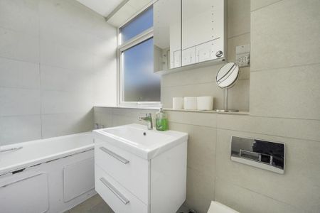 4 bedroom apartment to rent - Photo 3