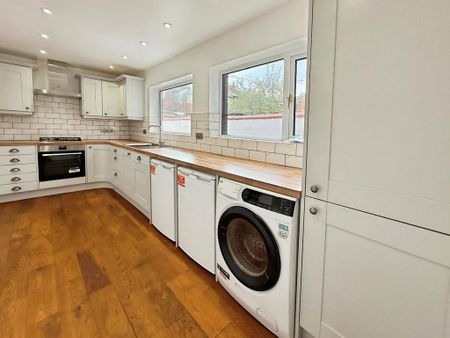 2 bedroom terraced house to rent - Photo 2