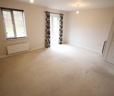 3 bedroom semi-detached house to rent - Photo 6